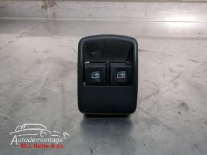 O210174 Gebruikte combischakelaar ramen Renault Trafic