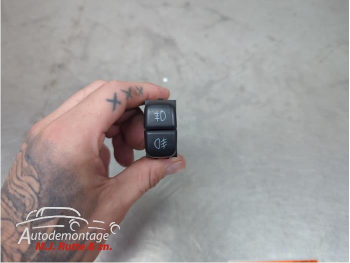 Gebruikte Mistlamp Schakelaar Mitsubishi Space Star O210197