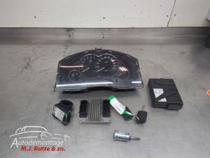 O210259 Gebruikte contactslot + computer Opel Meriva