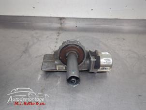 O210277 Gebruikte servo elektrisch Opel Corsa