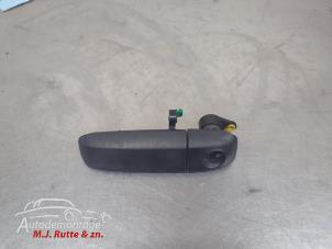 O210285 Gebruikte portiergreep 4deurs links-voor Fiat Panda