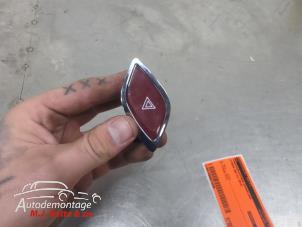 O210296 Gebruikte gevarenlicht schakelaar Citroen DS3
