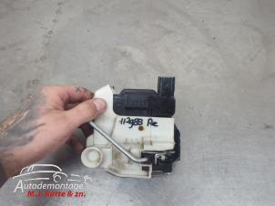 O210323 Gebruikte deurslot mechaniek 2deurs rechts Kia Rio