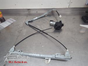O210334 Gebruikte raammechaniek 2deurs links-voor Ford Fiesta