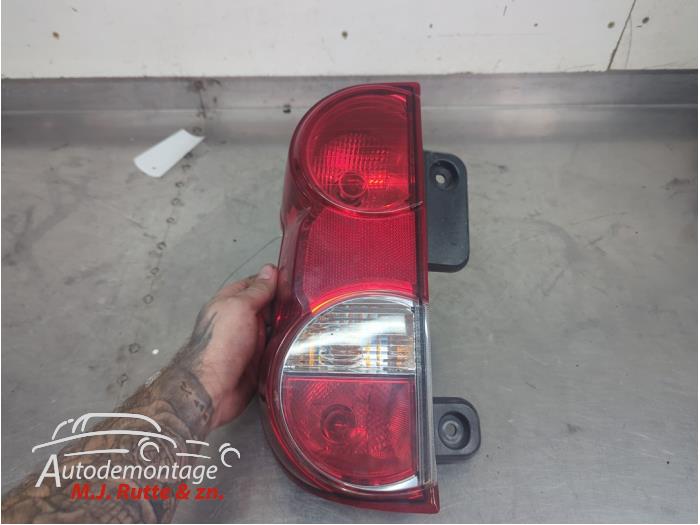 Gebruikte Achterlicht links Nissan NV200 O210346