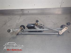 O210354 Gebruikte ruitenwismotor+mechaniek Nissan NV200
