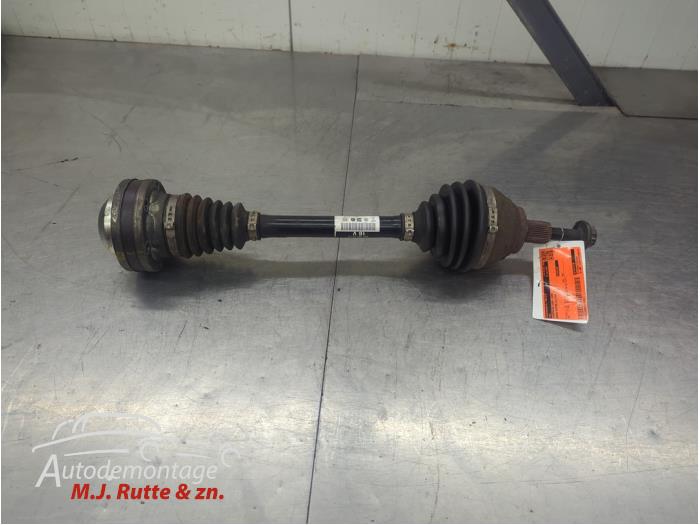 Gebruikte Steekas links-voor Skoda Superb O210381