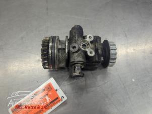 O210369 Gebruikte pomp servo Volkswagen Transporter