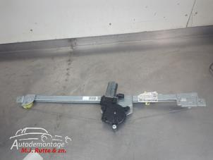 O210410 Gebruikte ruitmechaniek 2deurs rechts-voor Opel Vivaro
