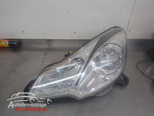 O210417 Gebruikte koplamp links Citroen DS3