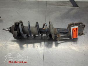 O210437 Gebruikte veerpoot rechts-voor Renault Trafic