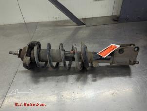 O210438 Gebruikte voorpoot links Renault Trafic