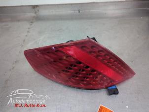 O210489 Gebruikte achterlicht links Peugeot 307