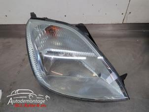 O210498 Gebruikte koplamp rechts Ford Fiesta