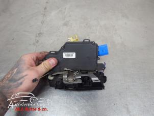 O210518 Gebruikte deurslot mechaniek 4deurs rechts-voor Volkswagen Polo