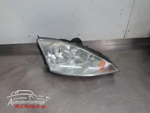 O210535 Gebruikte koplamp rechts Ford Focus