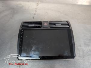 O210538 Gebruikte display multi media regelunit Suzuki Swift