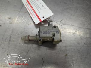 O210608 Gebruikte motor tankklepvergrendeling Audi TT