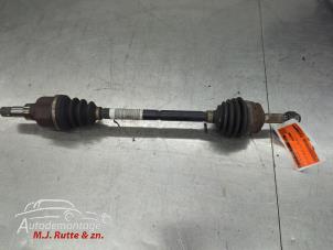 O210652 Gebruikte cardanas links-voor (vwa) Peugeot 208