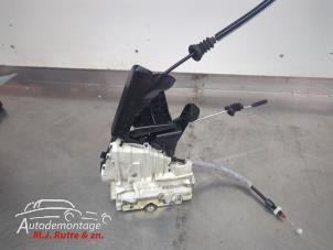 O210760 Gebruikte slotmechaniek portier 4deurs links-voor Mercedes A-Klasse