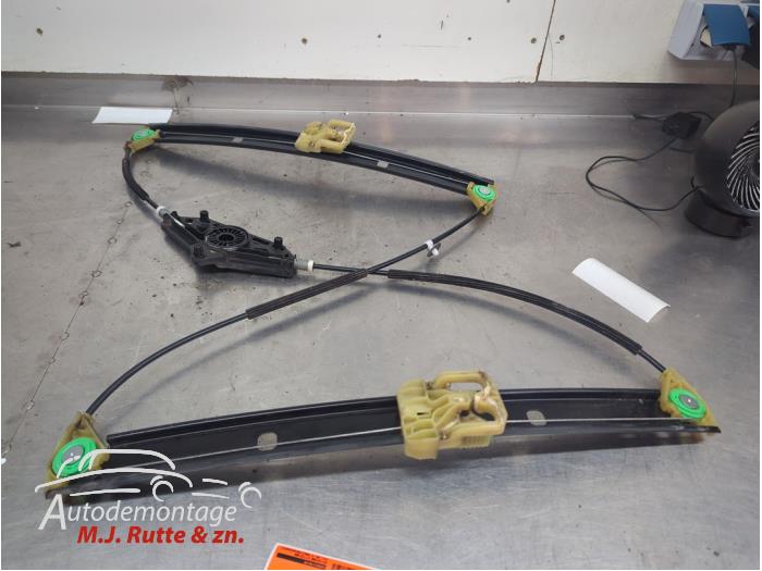 Gebruikte Raammechaniek 4Deurs links-voor Skoda Octavia O210789