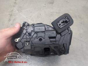 O210800 Gebruikte slotmechaniek portier 4deurs rechts-achter Skoda Octavia