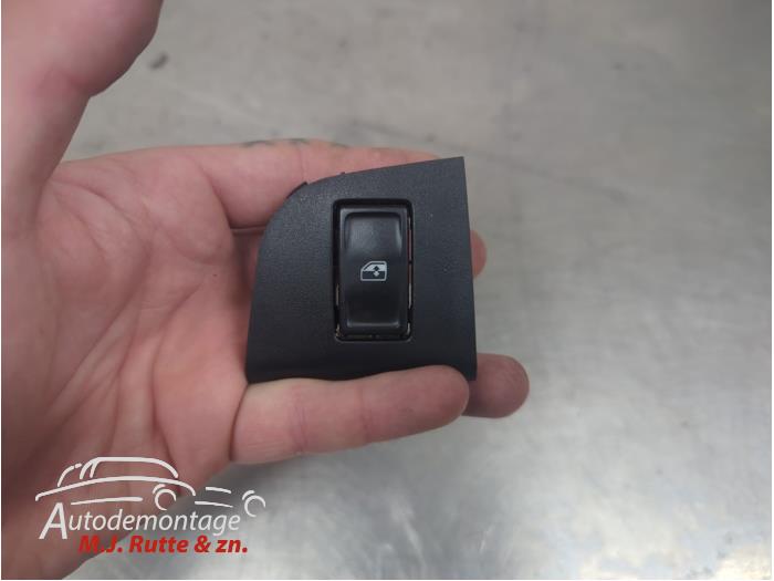 Gebruikte Raam schakelaar elektrisch Skoda Octavia O210804