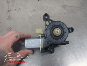O210807 Gebruikte raammotor portier Skoda Octavia