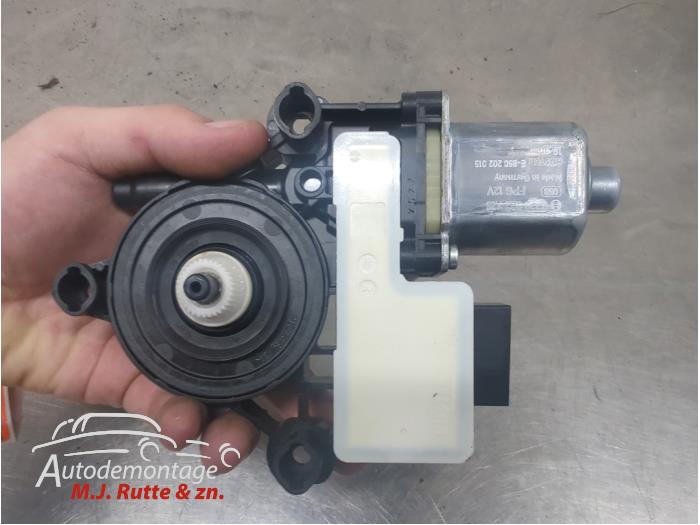 Gebruikte Motor electrisch raam Skoda Octavia O210809