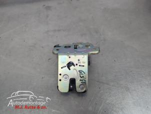 O210830 Gebruikte slotmechaniek achterklep Skoda Octavia