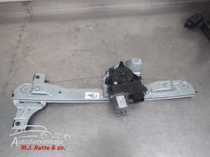 O210859 Gebruikte raammechaniek 4deurs links-voor Peugeot 208