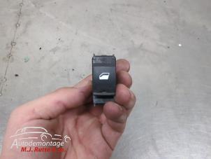 O210862 Gebruikte elektrisch raam schakelaar Peugeot 208