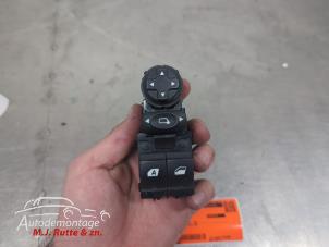 O210863 Gebruikte schakelblok ruiten Peugeot 208