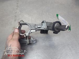 O210945 Gebruikte sleutel+contactslot Fiat Doblo