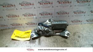 O97207 Gebruikte motor ruitenwisser achter Mitsubishi Colt