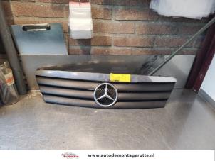 O71387 Gebruikte grille Mercedes A-Klasse
