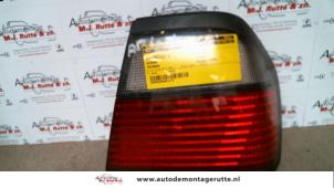 O132756 Gebruikte achterlicht rechts Nissan Primera