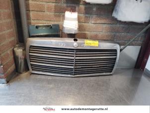 O71392 Gebruikte grille Mercedes 190E/D