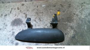 O80250 Gebruikte deurgreep 4deurs links-voor Kia Rio