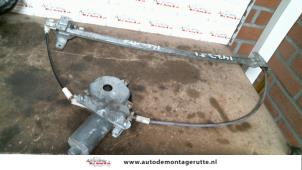 O132411 Gebruikte raammechaniek 2deurs rechts-voor Mercedes Vito