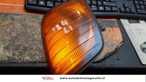 O75505 Gebruikte richtingaanwijzer links Mercedes 200 - 500