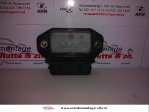 O127755 Gebruikte ontstekingsmodule Peugeot 205
