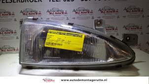 O73805 Gebruikte koplamp rechts Hyundai Excel