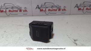 O133006 Gebruikte elektrisch raam schakelaar Seat Ibiza