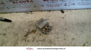 O105073 Gebruikte relais Mercedes 260SE-600SEL