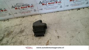 O107983 Gebruikte ruit schakelaar elektrisch Renault Twingo