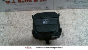 O107311 Gebruikte ruit schakelaar elektrisch Volkswagen Golf