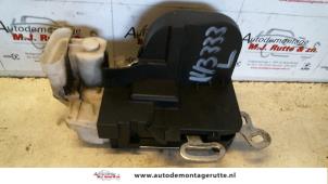O82426 Gebruikte slotmechaniek portier 2deurs links Alfa Romeo 147