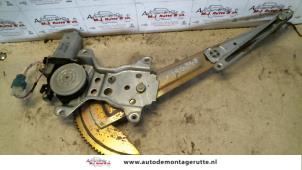 O78482 Gebruikte raammechaniek 4deurs links-voor Daihatsu Gran Move