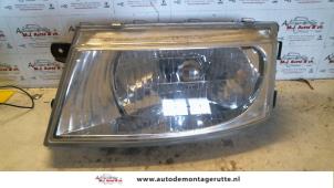 O72892 Gebruikte linker koplamp Mitsubishi Space Runner